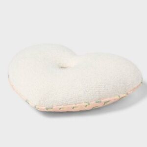 NEW 2 Pillowfort Reversible Heart Decorative Pillows